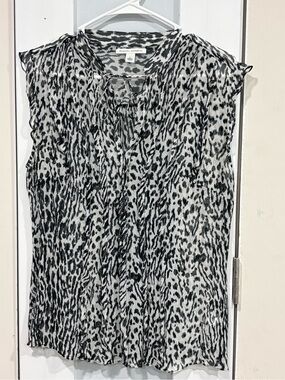 Banana Republic Black & White Animal Print Sleeveless Blouse